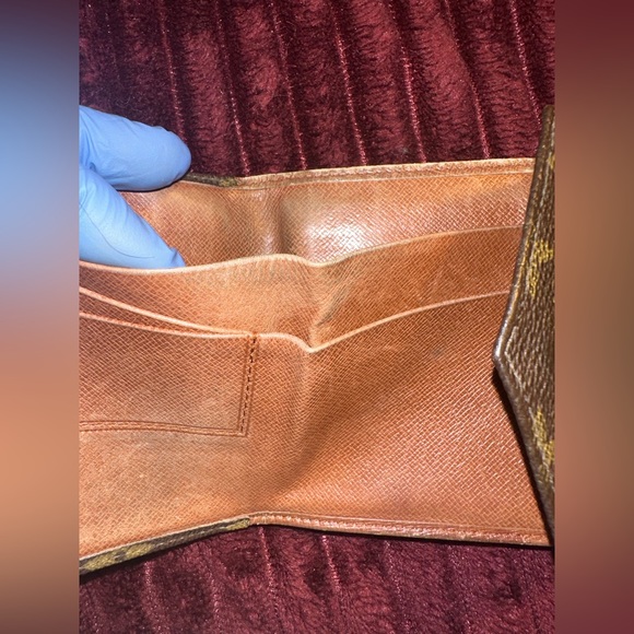 Louis Vuitton Monogram Elise Wallet - Picture 8 of 14